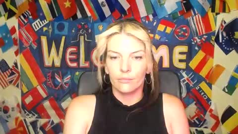 Snapshot of vanrey_ chatting on 07-10-26, 05:26 Vanessa online show from 07-10-26, 05:26