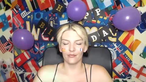 Snapshot of vanrey_ chatting on 07-14-26, 10:43 Vanessa online show from 07-14-26, 10:43