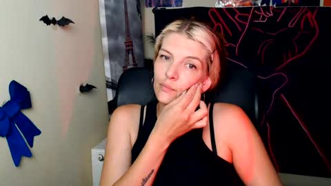 Snapshot of vanrey_ chatting on 07-20-26, 10:39 Vanessa online show from 07-20-26, 10:39