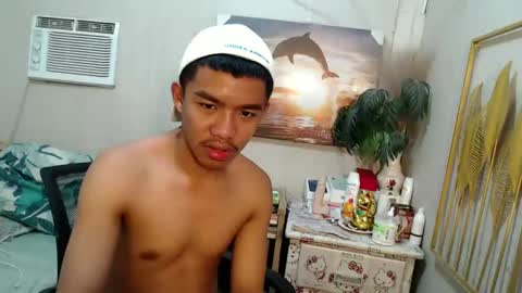 Snapshot of vanxxx2005 chatting on 03-05-25, 11:06 vanxxx2005 online show from 03-05-25, 11:06