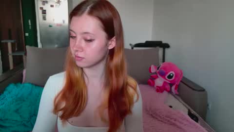 Snapshot of vasilisa_lik chatting on 10-14-25, 06:03 Vasilisa lik online show from 10-14-25, 06:03
