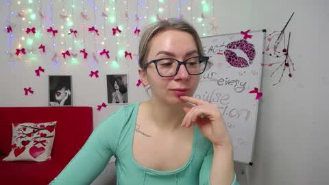 Snapshot of vasilisasii chatting on 03-08-26, 06:17 Vasilisa online show from 03-08-26, 06:17