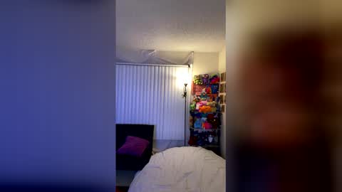 Vault Slut 111  online show from 04-18-26, 09:24