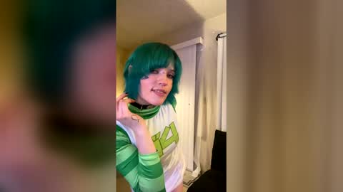 Snapshot of vaultslut111 chatting on 04-21-26, 05:36 Vault Slut 111 online show from 04-21-26, 05:36
