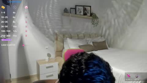Hi Im Vayolet online show from 05-18-26, 08:36