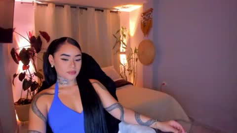 Snapshot of vayolett_bass chatting on 06-23-26, 05:05 Vayolett Bass online show from 06-23-26, 05:05