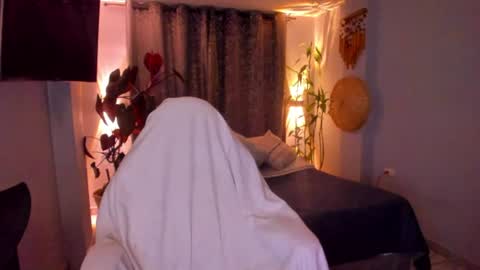 Snapshot of vayolett_bass chatting on 07-06-26, 06:54 Vayolett Bass online show from 07-06-26, 06:54