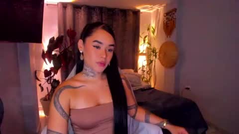 Snapshot of vayolett_bass chatting on 07-07-26, 06:47 Vayolett Bass online show from 07-07-26, 06:47