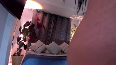 Snapshot of vayolett_bass chatting on 07-11-26, 10:18 Vayolett Bass online show from 07-11-26, 10:18