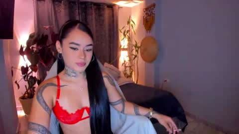 Snapshot of vayolett_bass chatting on 07-13-26, 08:06 Vayolett Bass online show from 07-13-26, 08:06