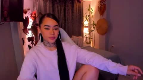 Snapshot of vayolett_bass chatting on 07-20-26, 10:39 Vayolett Bass online show from 07-20-26, 10:39