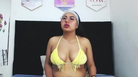 Snapshot of vcoralper chatting on 12-01-25, 12:10 vcoralper online show from 12-01-25, 12:10