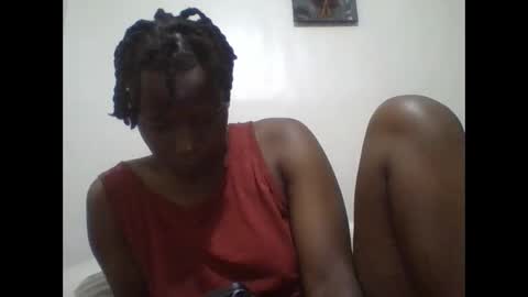 Snapshot of vee_tommy chatting on 05-19-26, 04:19 Vee tommy online show from 05-19-26, 04:19