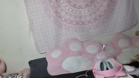 Veronica Lehane online show from 10-26-25, 07:20