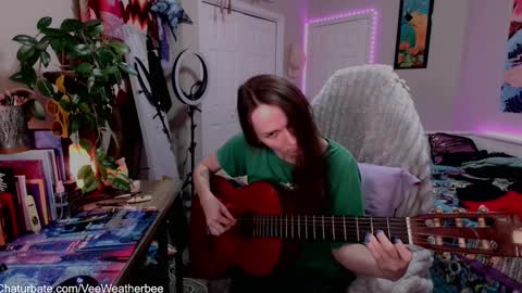 Snapshot of veeweatherbee chatting on 12-09-24, 12:23 Violet Weatherbee online show from 12-09-24, 12:23