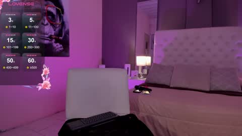 Snapshot of vega_roux chatting on 12-10-24, 08:40 VEGA online show from 12-10-24, 08:40