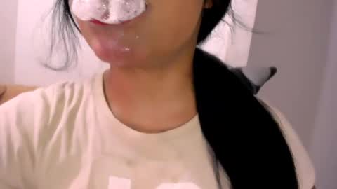 Snapshot of veky_saliva01 chatting on 09-27-25, 10:15 camila online show from 09-27-25, 10:15