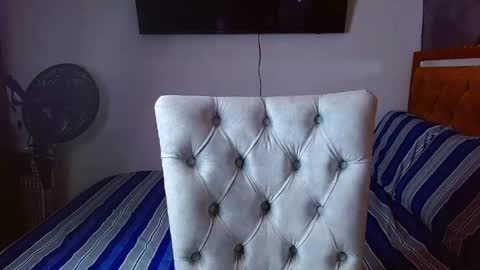 velk_hot1 online show from 04-14-26, 12:22