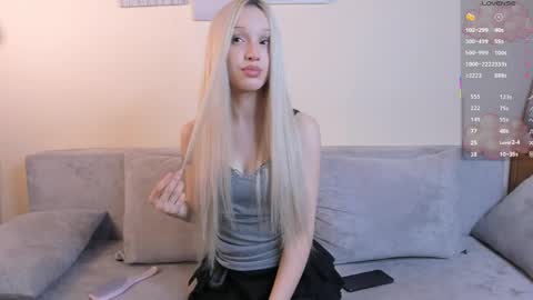 Snapshot of velourorbit chatting on 03-14-26, 05:35 Hi im Hannah online show from 03-14-26, 05:35