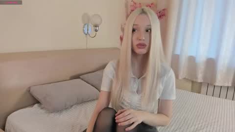 Snapshot of velourorbit chatting on 03-31-26, 05:30 Hi im Hannah online show from 03-31-26, 05:30