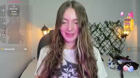 Snapshot of velvet__moon chatting on 02-01-26, 04:38 Sophi online show from 02-01-26, 04:38