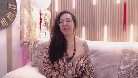 Snapshot of velvet_curly chatting on 05-15-26, 12:45 Emma Curly online show from 05-15-26, 12:45
