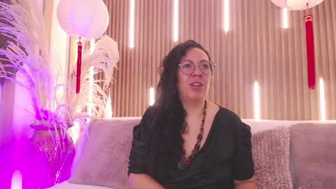 Snapshot of velvet_curly chatting on 05-29-26, 12:14 Emma Curly online show from 05-29-26, 12:14