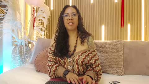 Snapshot of velvet_curly chatting on 05-30-26, 12:24 Emma Curly online show from 05-30-26, 12:24