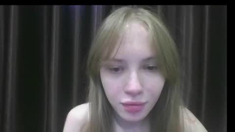 velvet_daydream_ online show from 04-19-26, 02:49