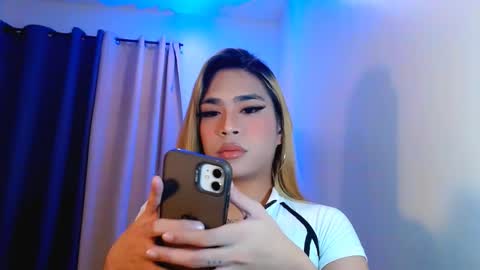 Snapshot of velvet_delux69 chatting on 11-03-25, 12:39 velvet_delux69 online show from 11-03-25, 12:39