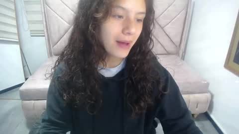 velvet_moon_v online show from 09-30-25, 01:05