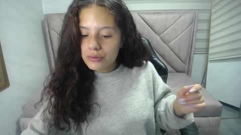 velvet_moon_v online show from 10-07-25, 01:08