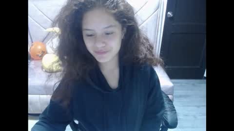 velvet_moon_v online show from 10-23-25, 01:10