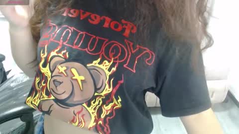 velvet_moon_v online show from 03-12-26, 08:59