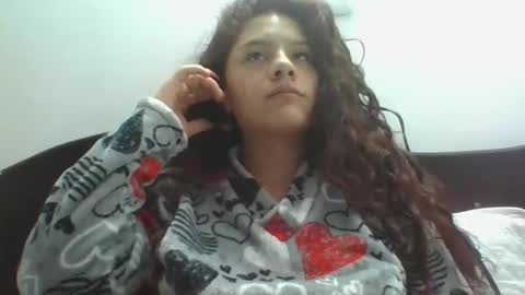 velvet_moon_v online show from 04-18-26, 07:58