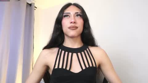 Snapshot of velvet_raze chatting on 06-13-26, 01:53 Velvet online show from 06-13-26, 01:53