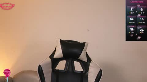 Snapshot of velvet_raze chatting on 06-26-26, 12:31 Velvet online show from 06-26-26, 12:31