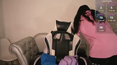 Snapshot of velvet_raze chatting on 07-17-26, 12:34 Velvet online show from 07-17-26, 12:34