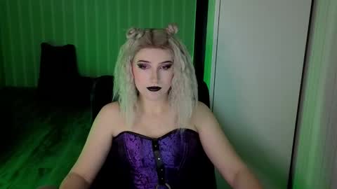 Snapshot of velvet_siren chatting on 02-01-26, 10:14 Violet online show from 02-01-26, 10:14