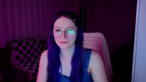 Snapshot of velvet_siren chatting on 06-18-26, 10:58 Violet online show from 06-18-26, 10:58
