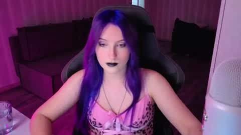 Snapshot of velvet_siren chatting on 07-22-26, 09:34 Violet online show from 07-22-26, 09:34