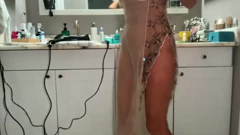 Snapshot of velvetbarbie chatting on 10-19-25, 05:46 VelvetBarbie online show from 10-19-25, 05:46