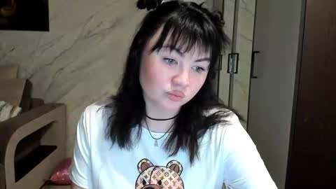 Snapshot of velvetmila chatting on 02-20-26, 02:08 VelvetMila online show from 02-20-26, 02:08