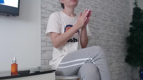 velvetmoon123 online show from 11-24-25, 08:36