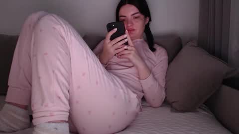 velvetmoon123 online show from 02-11-26, 05:56