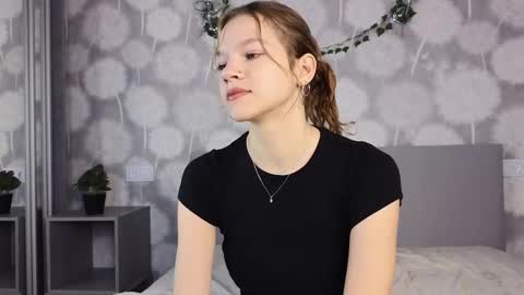 Kelly online show from 11-04-25, 06:23