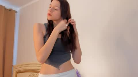 Kelly online show from 04-03-26, 06:33