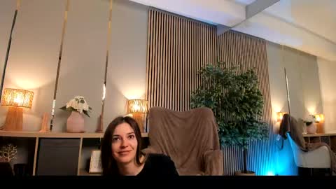 Velvet online show from 05-16-26, 03:25