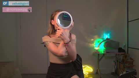 Snapshot of velvettgirl chatting on 04-19-26, 05:40 VelvetTGirl online show from 04-19-26, 05:40