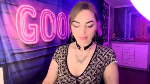 Snapshot of velvettouch4444 chatting on 02-19-26, 07:10 MERYEM online show from 02-19-26, 07:10